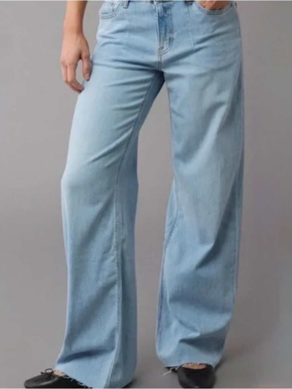 Women’s American Eagle Low-Rise Dreamy Drape Baggy Wide Leg Jeans